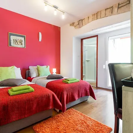 Center & Apartment Pula